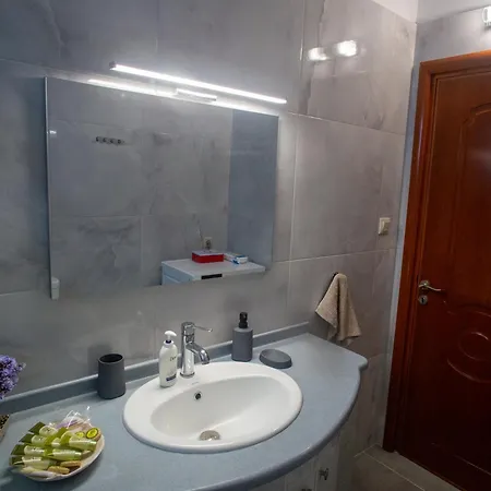 Apartament Lira Kremastí