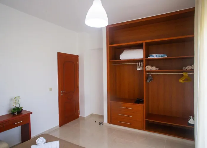 Lira Appartement Kremastí